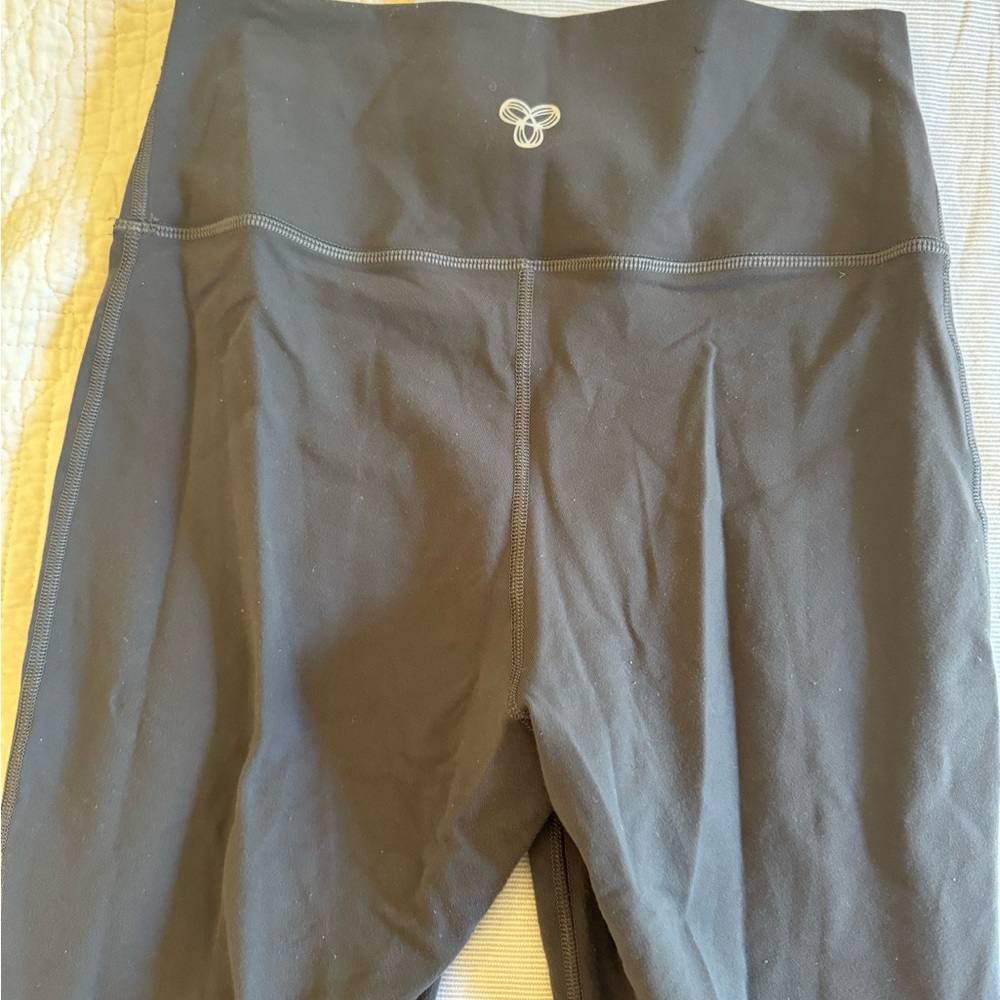 Aritzia TNAction wide leg leggings